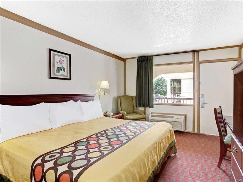 Super 8 By Wyndham Williamsburg/Historic Area Hotel Екстериор снимка