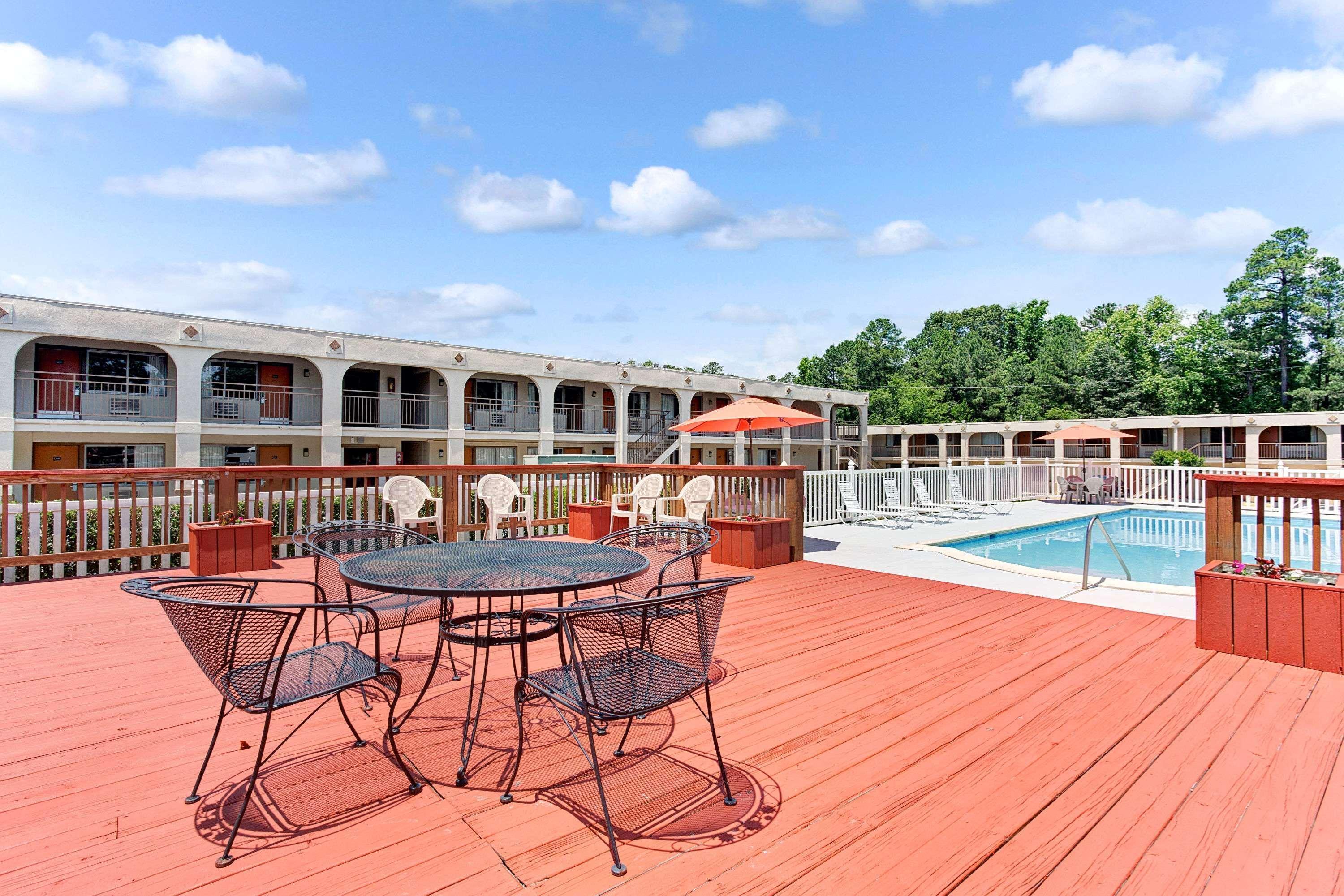 Super 8 By Wyndham Williamsburg/Historic Area Hotel Екстериор снимка