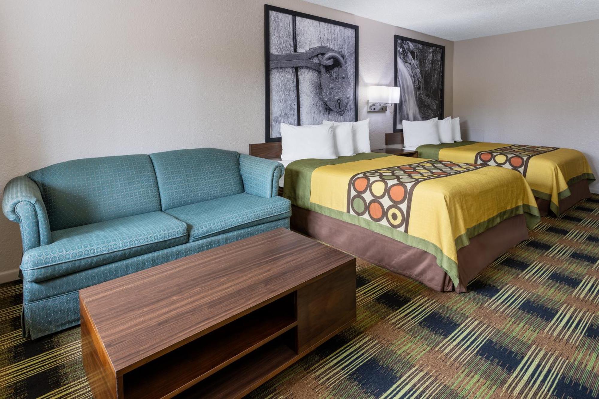 Super 8 By Wyndham Williamsburg/Historic Area Hotel Екстериор снимка