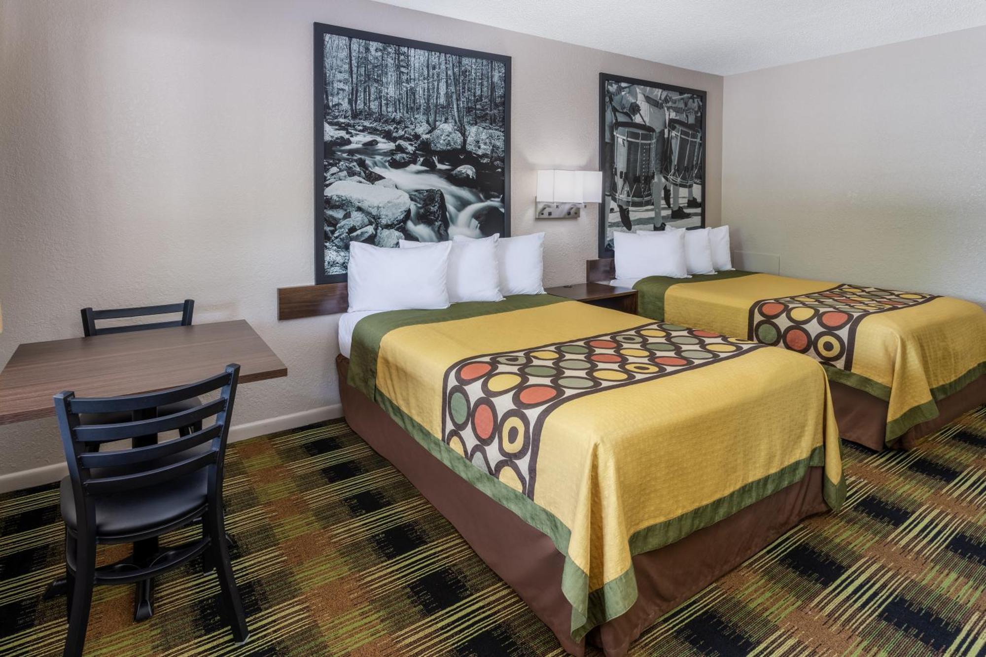 Super 8 By Wyndham Williamsburg/Historic Area Hotel Екстериор снимка