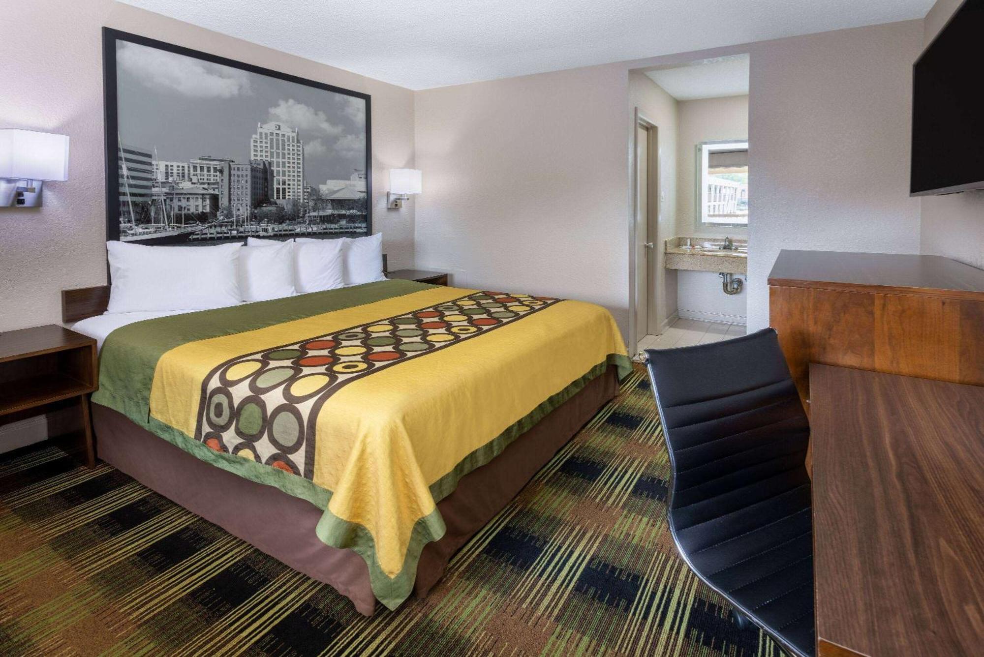 Super 8 By Wyndham Williamsburg/Historic Area Hotel Екстериор снимка