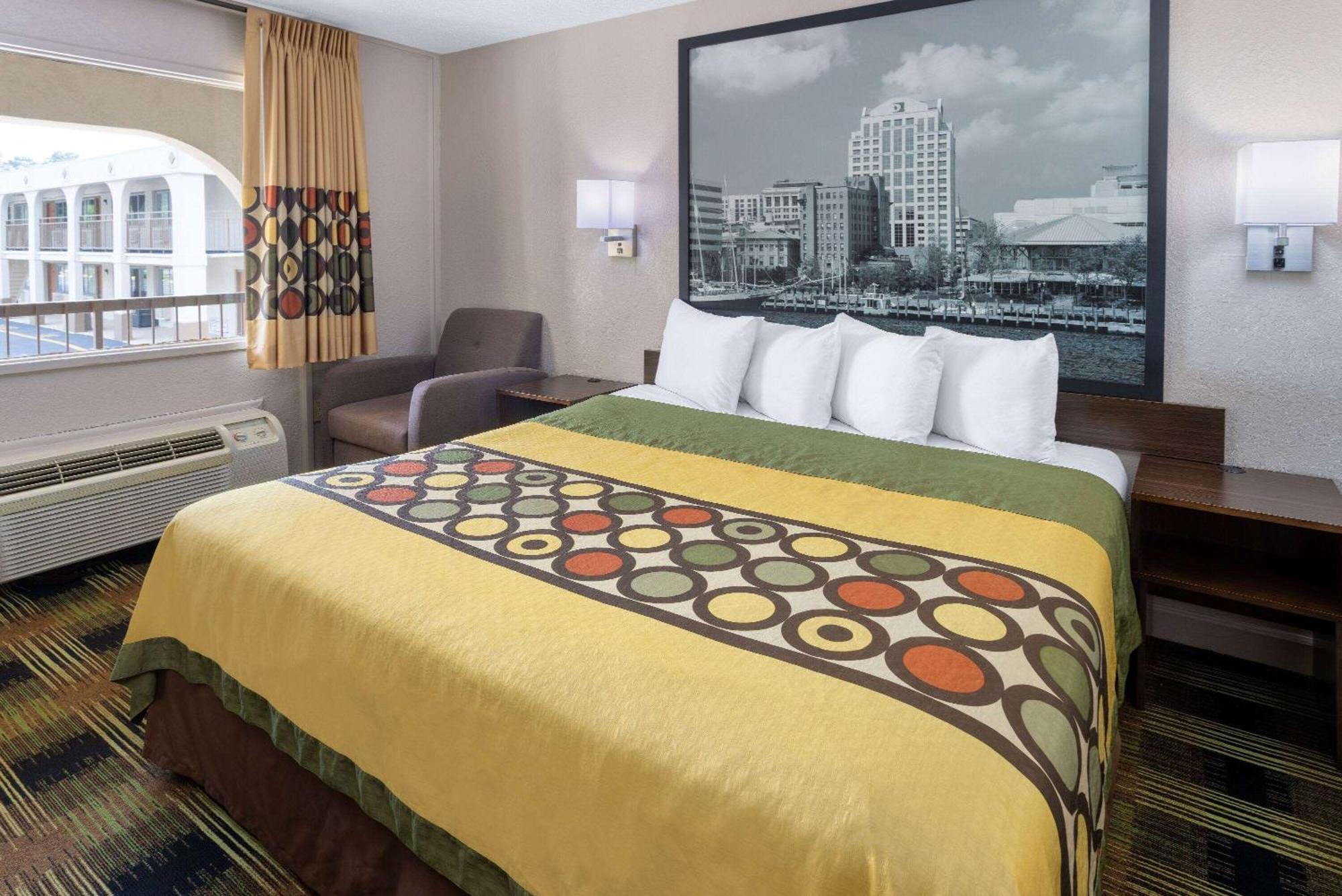 Super 8 By Wyndham Williamsburg/Historic Area Hotel Екстериор снимка